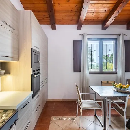 וילה Villa Macauda נוטו